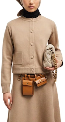 (W) モンクレール キャメルカラー クルーネック ボタンクローズ フィットセーター J20939B00020M1241513 Lookbook (W) モンクレール キャメルカラー クルーネック ボタンクローズ フィットセーター J20939B00020M1241513