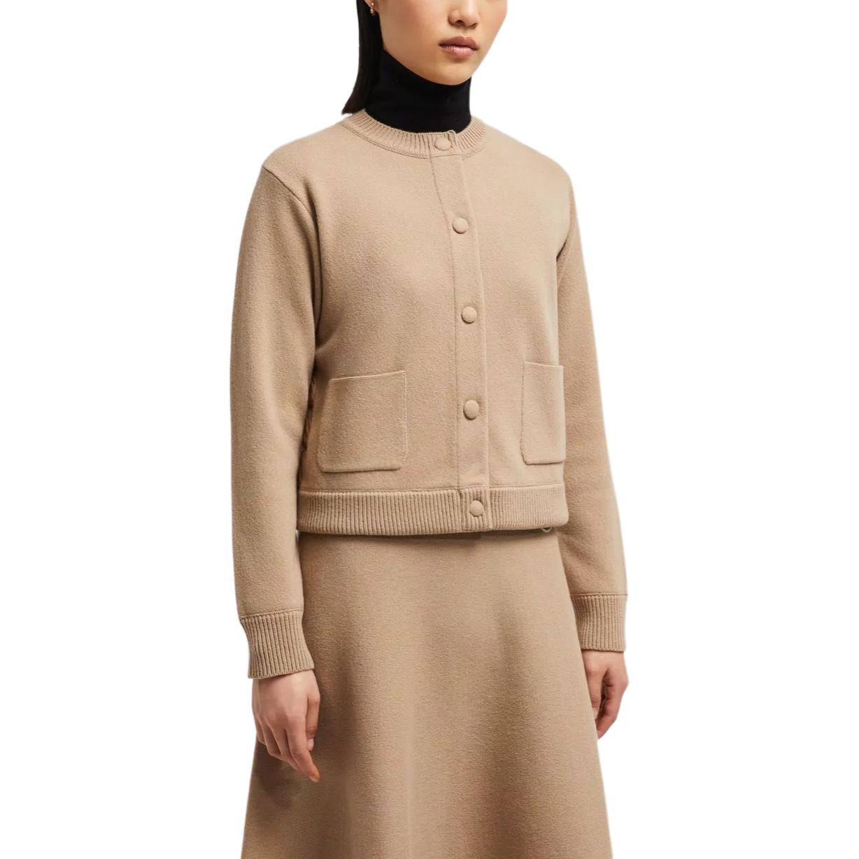 Purchase (W) モンクレール キャメルカラー クルーネック ボタンクローズ フィットセーター J20939B00020M1241513