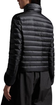 (W) Moncler 修身绗缝羽绒服 黑色长袖高领 I10931A00015596IP999 Shop (W) Moncler 修身绗缝羽绒服 黑色长袖高领 I10931A00015596IP999