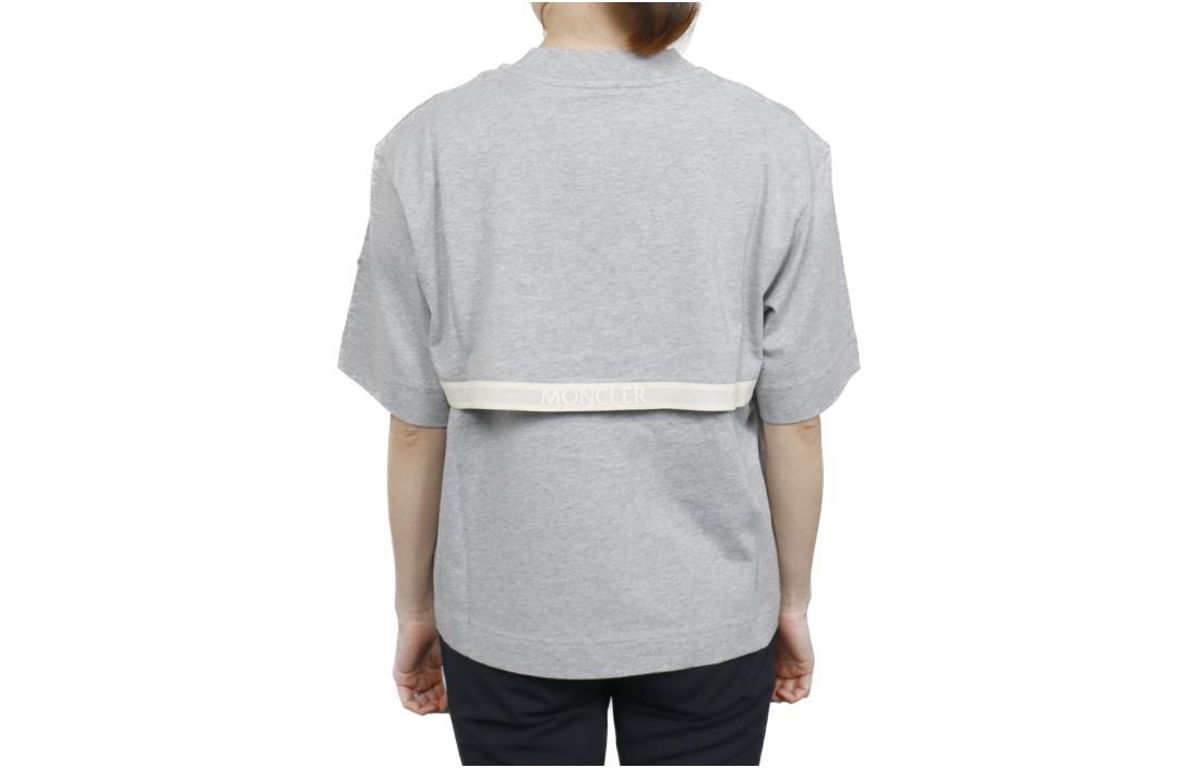 Lookbook (W) Camiseta Moncler Gris Logo Crewneck Ajuste Holgado. 8C00035829HP984