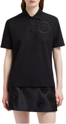 (W) Moncler 黑色寬鬆版大Logo短袖POLO衫。 J20938A0000584720999 Lookbook (W) Moncler 黑色寬鬆版大Logo短袖POLO衫。 J20938A0000584720999