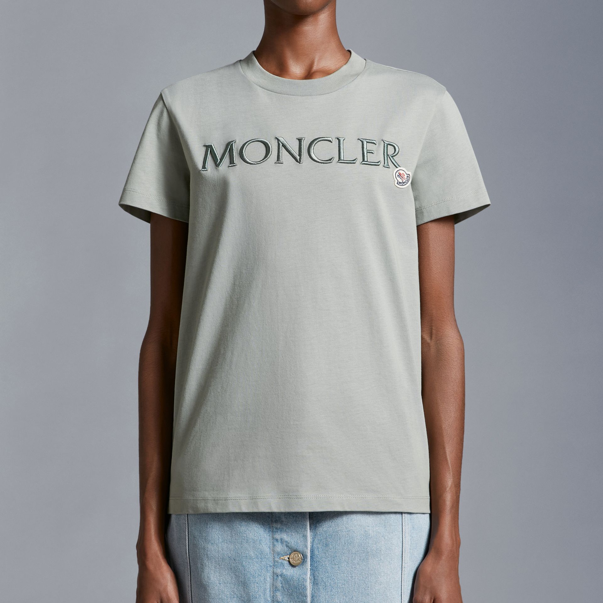 (Women) Moncler  Sage Green Embroidered Logo Regular Fit T-Shirt. J10938C00006829HP92G 圖 3
