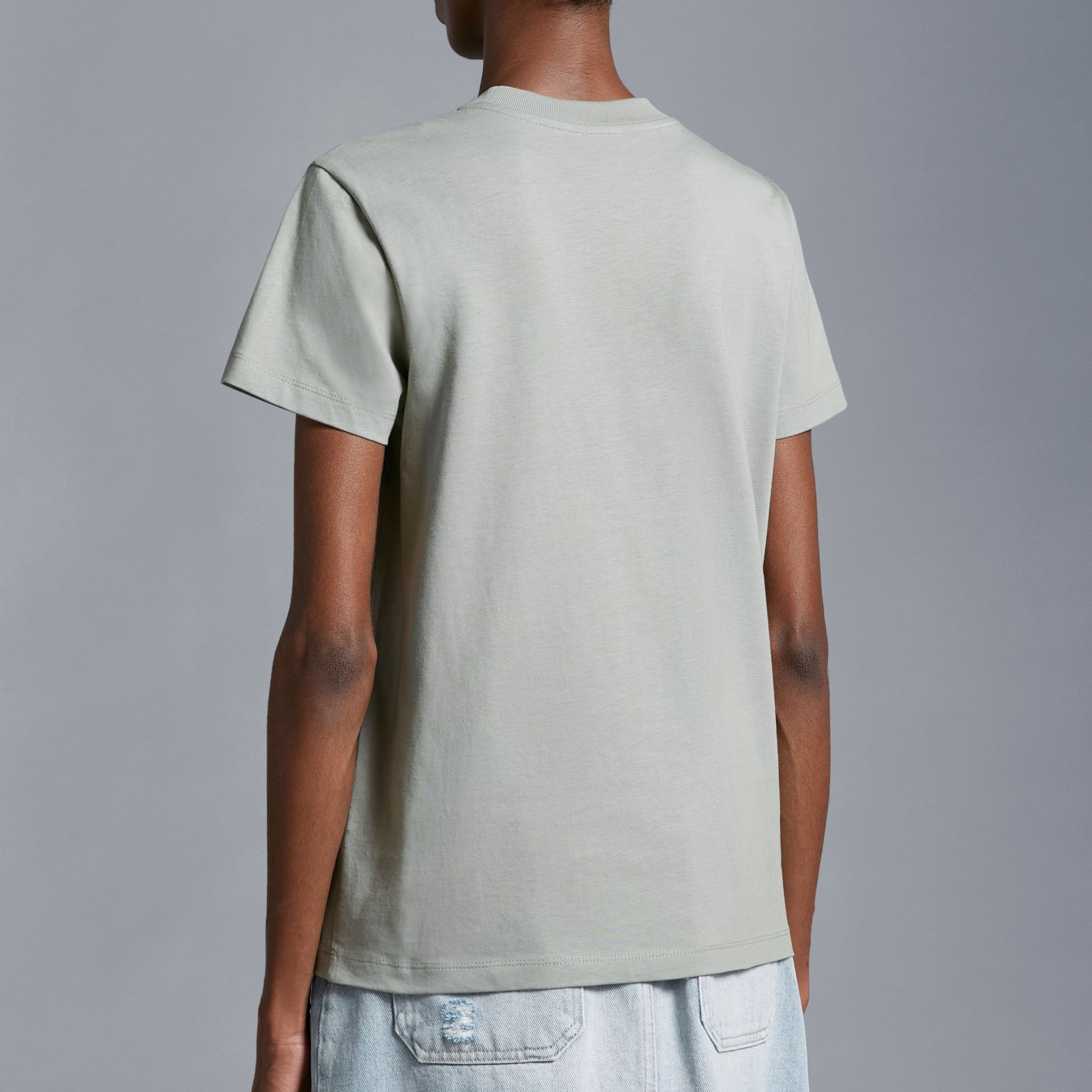 (Women) Moncler  Sage Green Embroidered Logo Regular Fit T-Shirt. J10938C00006829HP92G 圖 4