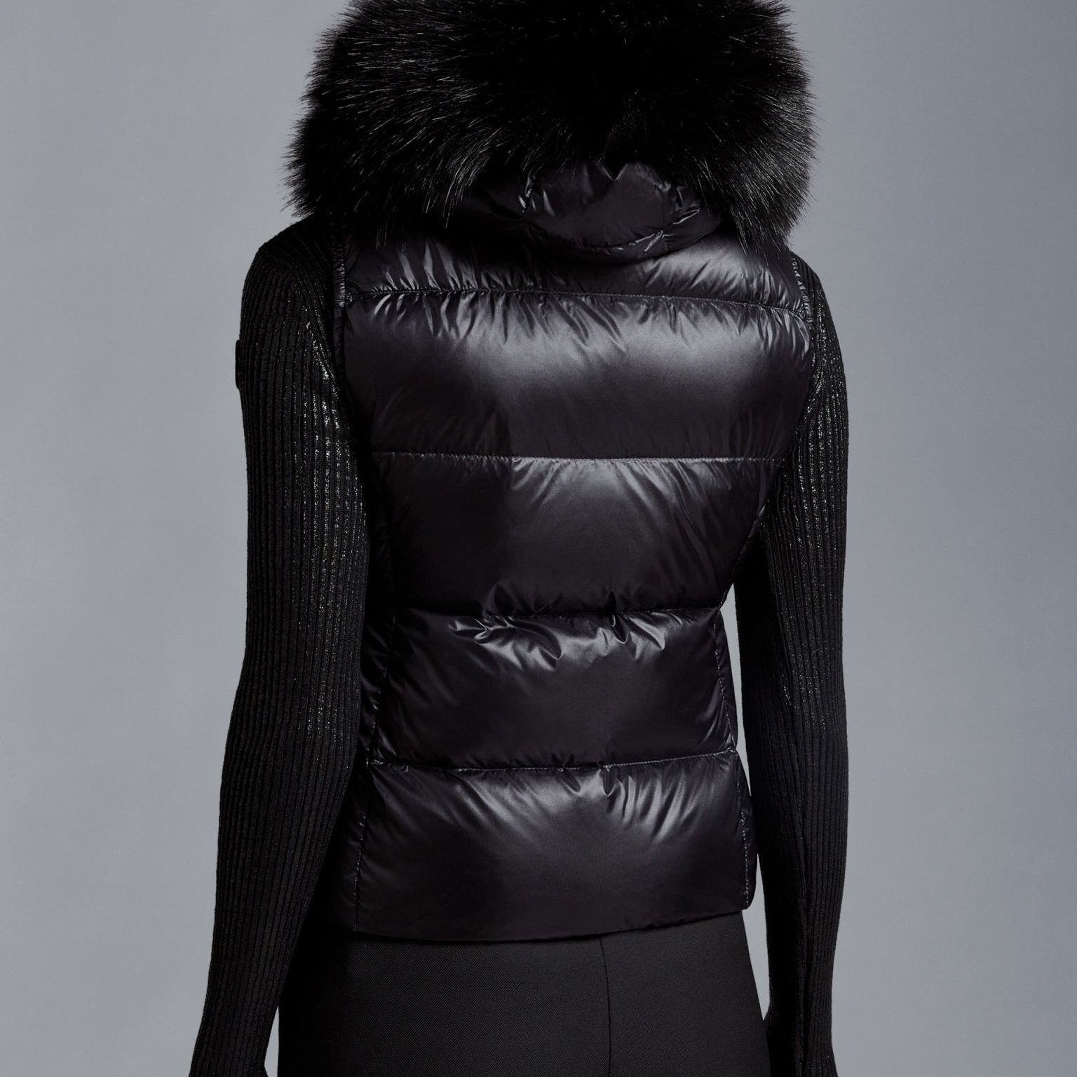 (Women) Moncler  Slim Fit Solid Hooded Sleeveless Vest Black I20931A00163595ZZ-999 圖 7