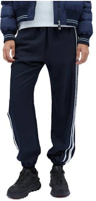(W) Moncler Celana Jogger Pinggang Elastis Garis - Biru Navy Tua. J10932A00001597DR76I Order (W) Moncler Celana Jogger Pinggang Elastis Garis - Biru Navy Tua. J10932A00001597DR76I