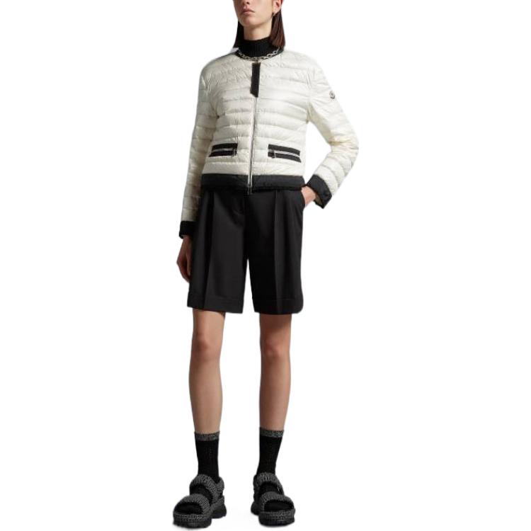 Lookbook (W) Moncler Jaket Pendek Putih Zip-Up dengan Trim Garis SS23. I10931A00089595ZZ034