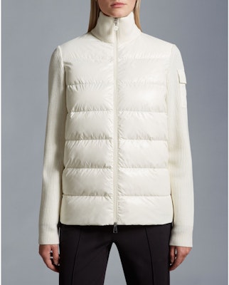 (W) Chaqueta Cárdigan Moncler Blanca - Temporada de Esquí, Cuello Alto Sólido. I20939B00020M1131030 Purchase (W) Chaqueta Cárdigan Moncler Blanca - Temporada de Esquí, Cuello Alto Sólido. I20939B00020M1131030