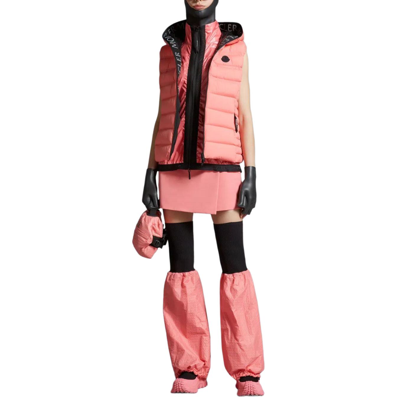 Lookbook (W) 몽클레르 ALITERSE SS24 핑크 다운 후드 집업 베스트. J10931A00022595FK416