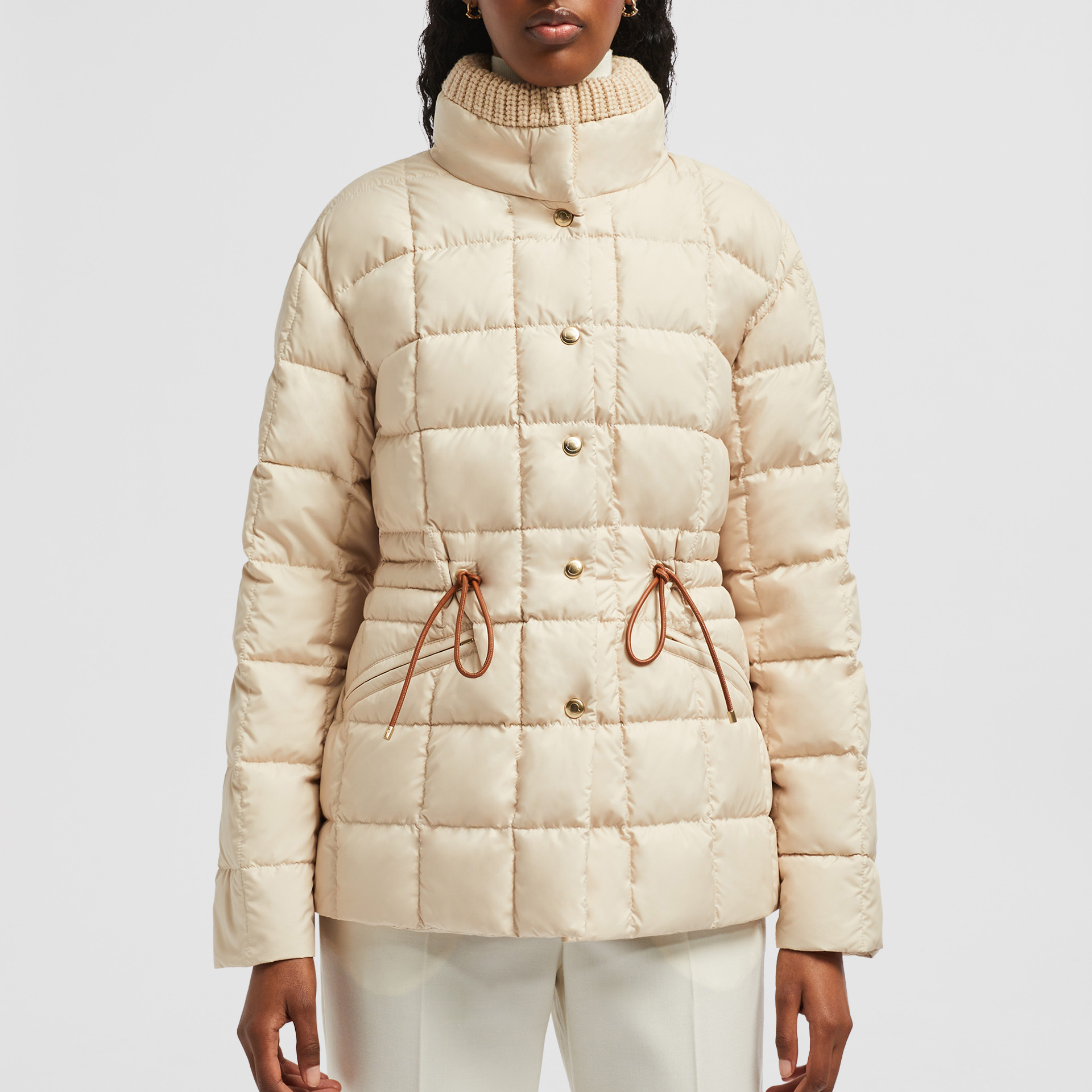 (Women) Moncler Antigone FW24 Beige Short Leather Down Jacket with Drawstring for Women. J20931A0005854A8120N 圖 4