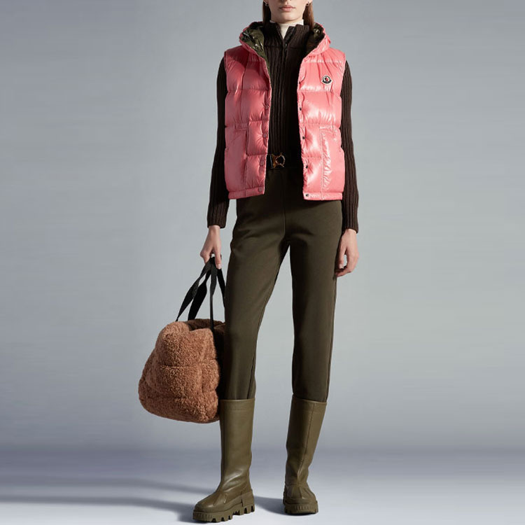 (Women) Moncler Aval FW22 Coral Pink  Hooded Down Vest with Logo Patch. H20931A0004668950539 圖 3
