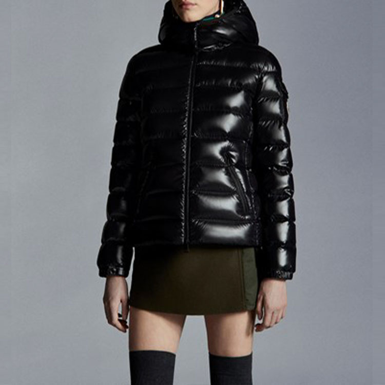 Details for (W) Moncler Bady Chaqueta Negra Acolchada con Capucha Edición Invierno 0931A5240068950999