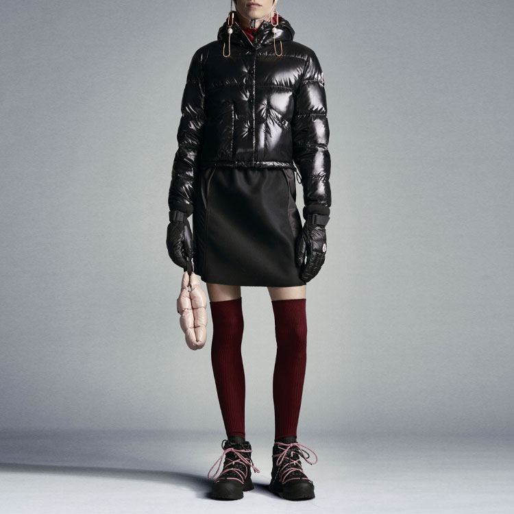 (Women) Moncler Bardanette FW22 Shiny Black Short Puffer Jacket with Logo Women Winter. H20931A0007968950999 圖 3