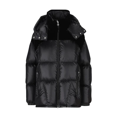 (Women) Moncler Black Fitted Down Jacket with Solid Color and Zipper 1A00049595ZZ999