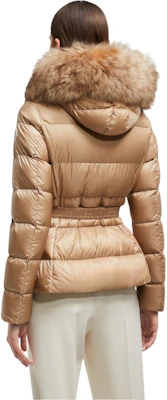 (W) Moncler Boed FW24 Jaket Bulu dengan Wool Trim Zip-Up Beige J20931A00095595FE239 Shop (W) Moncler Boed FW24 Jaket Bulu dengan Wool Trim Zip-Up Beige J20931A00095595FE239