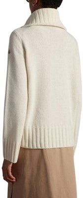 (W) Moncler 女士 FW22 白色羽絨外套,附標誌徽章開襟設計。 H20939B00013M1115034 Purchase (W) Moncler 女士 FW22 白色羽絨外套,附標誌徽章開襟設計。 H20939B00013M1115034