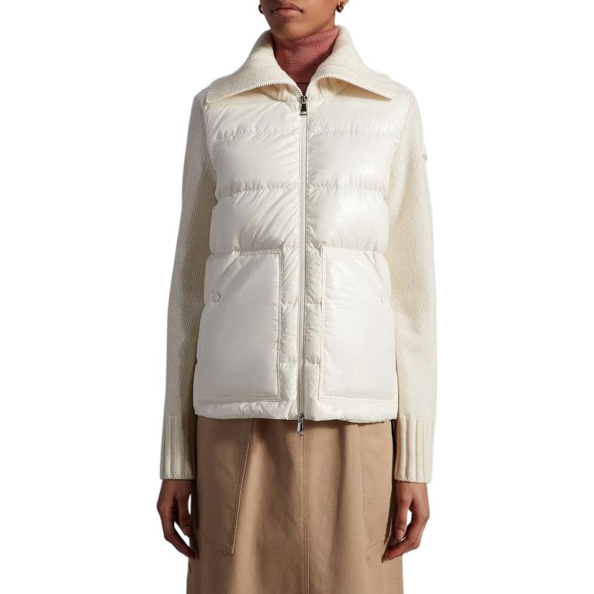 Details for (W) Moncler 女士 FW22 白色羽絨外套，附標誌徽章開襟設計。 H20939B00013M1115034