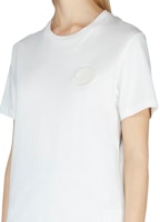 (W) Moncler Kemeja-T Lengan Pendek Logo Patch Warna Solid. 8C75900V8161033 Lookbook (W) Moncler Kemeja-T Lengan Pendek Logo Patch Warna Solid. 8C75900V8161033