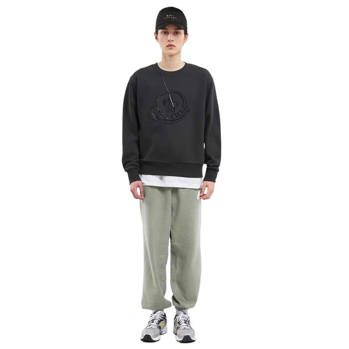 Purchase (W) Moncler Crystal Rhinestone Baju Sejuk Longgar Hitam. I20938G00053899TR999