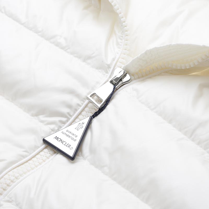 (Women) Moncler Dalles  Hooded Down Jacket with Logo Patch - Solid Color. K10931A00076595ZZ034 圖 8