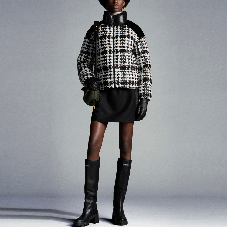 Lookbook (W) モンクレール ダウンジャケット ブラック - シグネチャー刺繍デザイン. G20931A00018595GY990