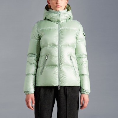 (W) 몽클레르 포미네스 FW22 그린 숏 후드 다운 재킷 겨울 코트 H20931A00049539AQ80B Shop (W) 몽클레르 포미네스 FW22 그린 숏 후드 다운 재킷 겨울 코트 H20931A00049539AQ80B