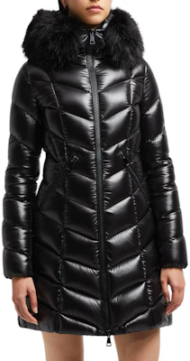 (W) Moncler Fulmarus 黑色長版羽絨外套連毛絨帽。 J20931C00037C0065999 Shop (W) Moncler Fulmarus 黑色長版羽絨外套連毛絨帽。 J20931C00037C0065999