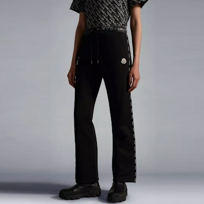 (Women) Moncler FW22 Black Drawstring Logo Straight-Leg Sweatpants. H20938H00017809KX999 Purchase (Women) Moncler FW22 Black Drawstring Logo Straight-Leg Sweatpants. H20938H00017809KX999