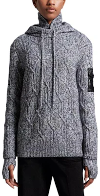 (W) 盟可睐 FW22 标志贴片麻花针织连帽毛衣 灰色 H20939G00003M1215090 Lookbook (W) 盟可睐 FW22 标志贴片麻花针织连帽毛衣 灰色 H20939G00003M1215090