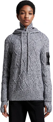 (W) 盟可睐 FW22 标志贴片麻花针织连帽毛衣 灰色 H20939G00003M1215090 Purchase (W) 盟可睐 FW22 标志贴片麻花针织连帽毛衣 灰色 H20939G00003M1215090