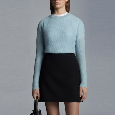 (W) モンクレール FW22 ソリッド シンプル クルーネック ウール セーター パウダーブルー. H10939C00014M1900709 Shop (W) モンクレール FW22 ソリッド シンプル クルーネック ウール セーター パウダーブルー. H10939C00014M1900709