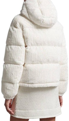 (W) Moncler FW22 白色連帽高領短款羽絨外套冬季保暖大衣 0931A00146596C3032 Purchase (W) Moncler FW22 白色連帽高領短款羽絨外套冬季保暖大衣 0931A00146596C3032