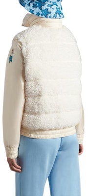 (W) 몽클레르 FW22 화이트 지퍼 스탠드 칼라 롱슬리브 스웨트셔츠. H20938N00004M2054032 Shop (W) 몽클레르 FW22 화이트 지퍼 스탠드 칼라 롱슬리브 스웨트셔츠. H20938N00004M2054032