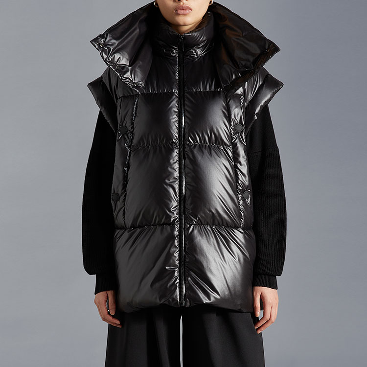 Shop (W) Moncler FW22 Aydat 黑色徽標綴飾絎縫羽絨背心. H20931A00033595OK999