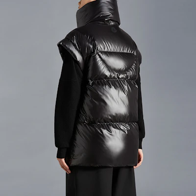 (W) Moncler FW22 Aydat 黑色徽標綴飾絎縫羽絨背心. H20931A00033595OK999 Purchase (W) Moncler FW22 Aydat 黑色徽標綴飾絎縫羽絨背心. H20931A00033595OK999