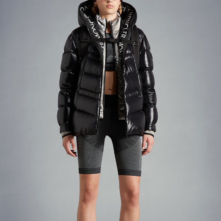 Lookbook (W) Moncler FW22 Clair 黑色亮面羽絨短外套 冬季連帽外套 H20931A0002268950999