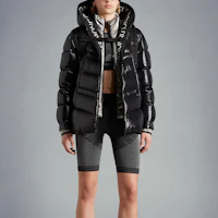 Lookbook (W) Moncler FW22 Clair 黑色亮面羽絨短外套 冬季連帽外套 H20931A0002268950999