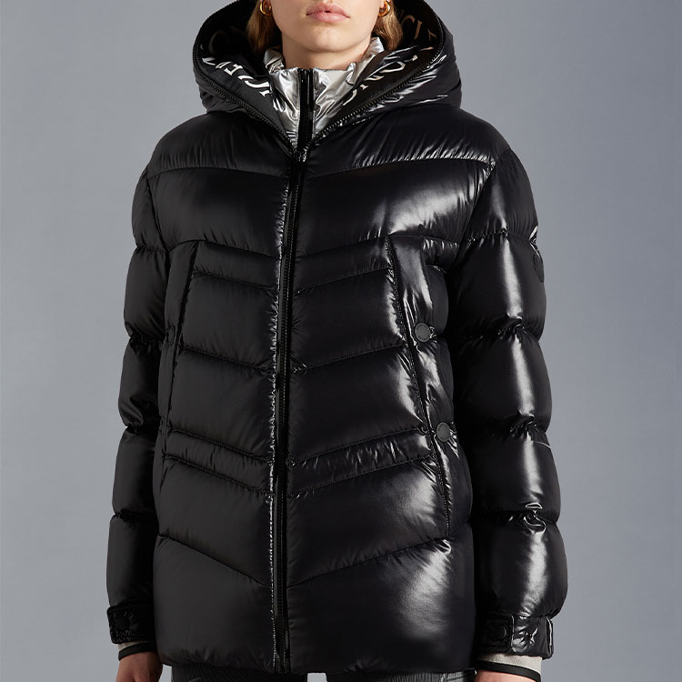 Shop (W) Moncler FW22 Clair 黑色亮面羽絨短外套 冬季連帽外套 H20931A0002268950999