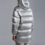 Shop (W) Moncler FW22 GAOU 银色长款连帽羽绒服冬季滑雪服。 H20931C0007653A3H900