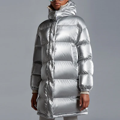 (W) Moncler FW22 GAOU 银色长款连帽羽绒服冬季滑雪服。 H20931C0007653A3H900 Purchase (W) Moncler FW22 GAOU 银色长款连帽羽绒服冬季滑雪服。 H20931C0007653A3H900