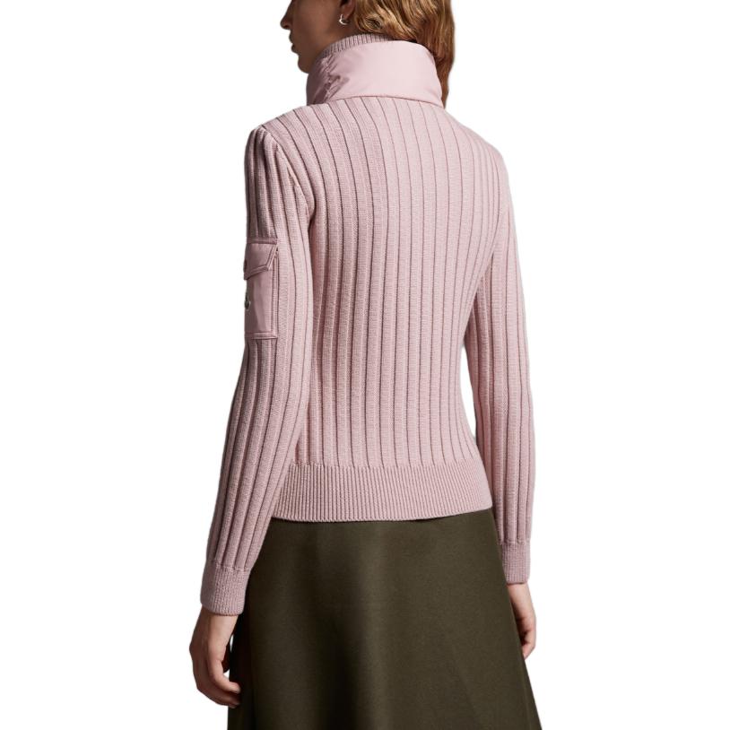 Shop (W) 몽클레르 FW23 핑크 울 가디건 하이넥 캐시미어 로고 스웨터. I20939B00024M113151A
