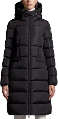 (W) Moncler FW23 Avocette 黑色霧面連帽長版羽絨外套附品牌標誌。 I20931C00021539ZD999 Lookbook (W) Moncler FW23 Avocette 黑色霧面連帽長版羽絨外套附品牌標誌。 I20931C00021539ZD999