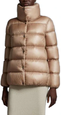 (W) Moncler FW23 Cochevis 淺棕色修身羽絨外套. I20931A00144595ZZ239 Purchase (W) Moncler FW23 Cochevis 淺棕色修身羽絨外套. I20931A00144595ZZ239