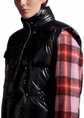 (W) Moncler FW23 Karakorum 黑色短版羽絨外套(可拆卸袖) I20931A0018359607999 Purchase (W) Moncler FW23 Karakorum 黑色短版羽絨外套(可拆卸袖) I20931A0018359607999