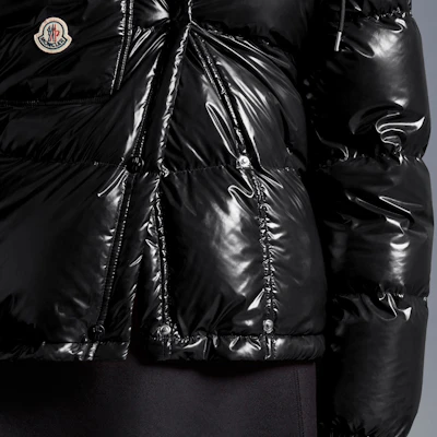 (W) Moncler FW23 Karakorum 黑色短版羽絨外套(可拆卸袖) I20931A0018359607999 Sizing (W) Moncler FW23 Karakorum 黑色短版羽絨外套(可拆卸袖) I20931A0018359607999