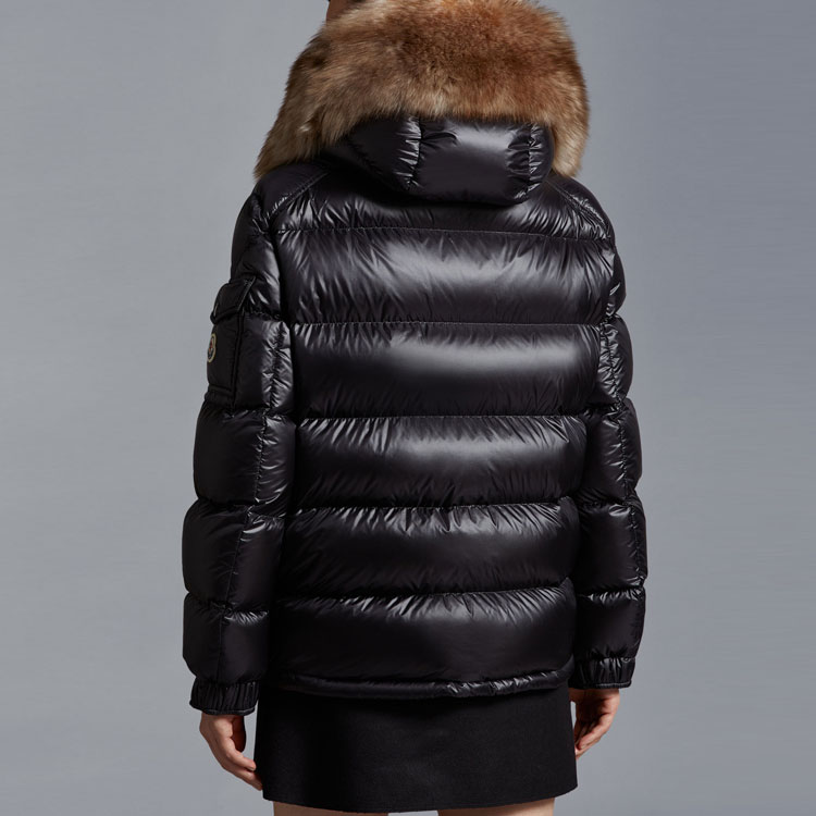 Shop (W) 盟可睐 FW23 Mairefur 可拆卸短款羽绒服 黑色. I20931A00187595ZZ999