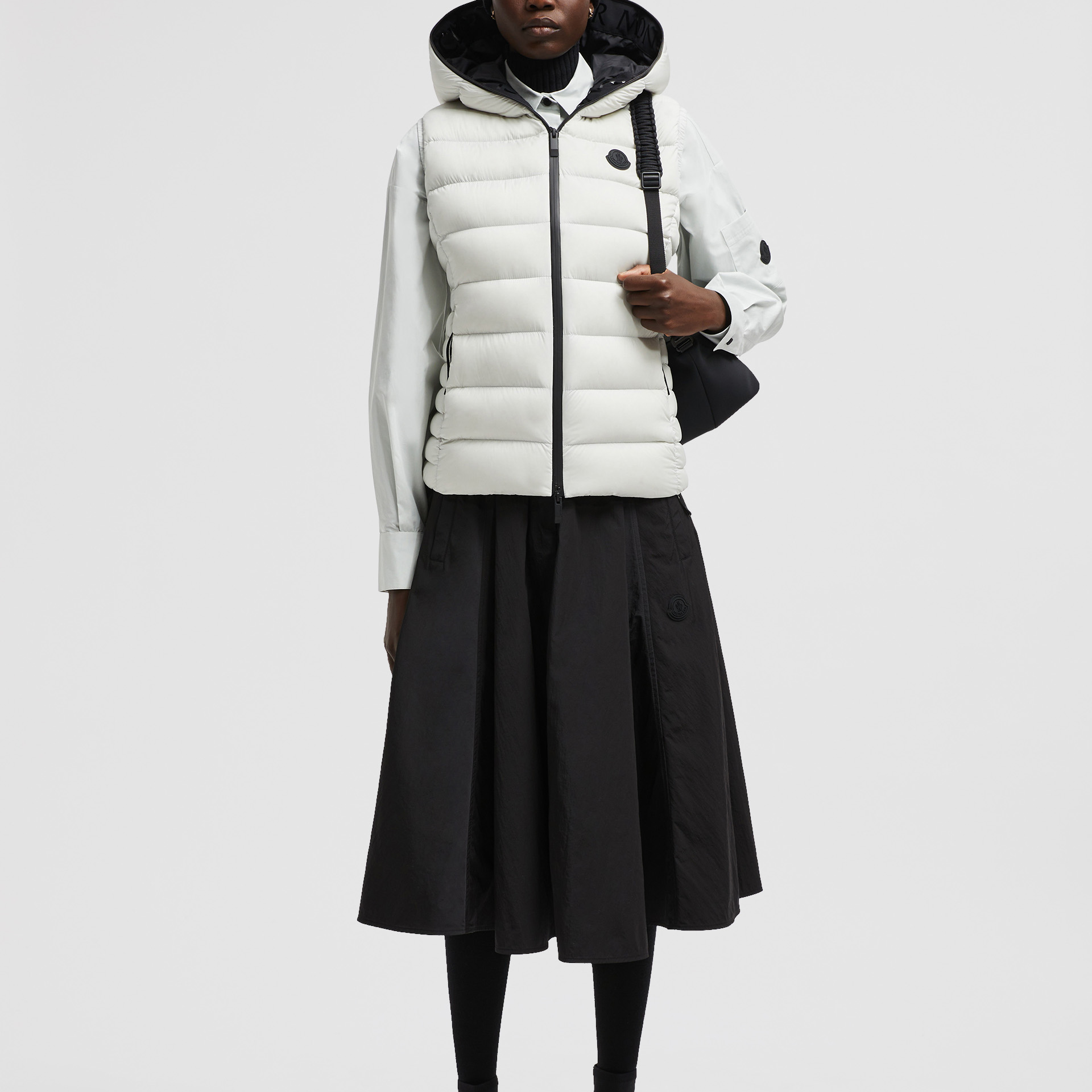 Lookbook (W) モンクレール FW24 軽量防水 ダウンベスト アイスグレー J20931A00033596K790D