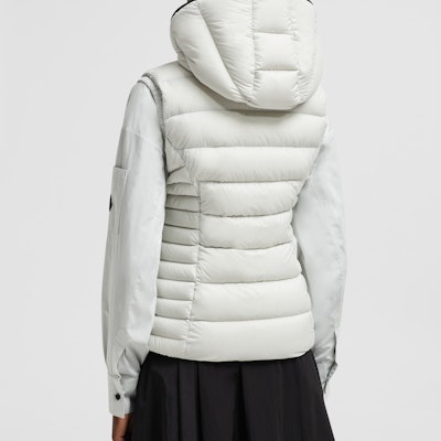 (W) モンクレール FW24 軽量防水 ダウンベスト アイスグレー J20931A00033596K790D Purchase (W) モンクレール FW24 軽量防水 ダウンベスト アイスグレー J20931A00033596K790D