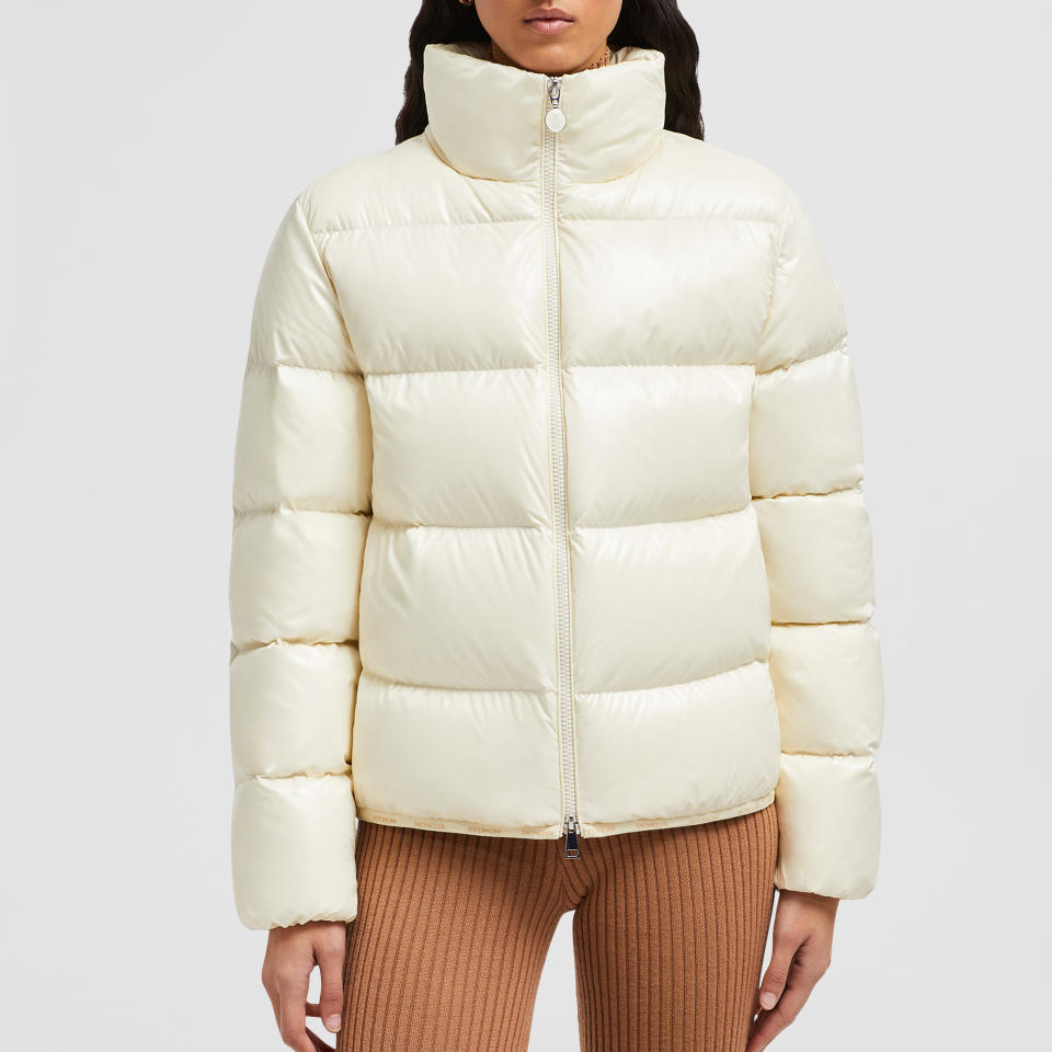 Shop (W) 盟可睐 FW24 Abbadia 女士短款徽标羽绒服 米白色 J20931A000075963V070