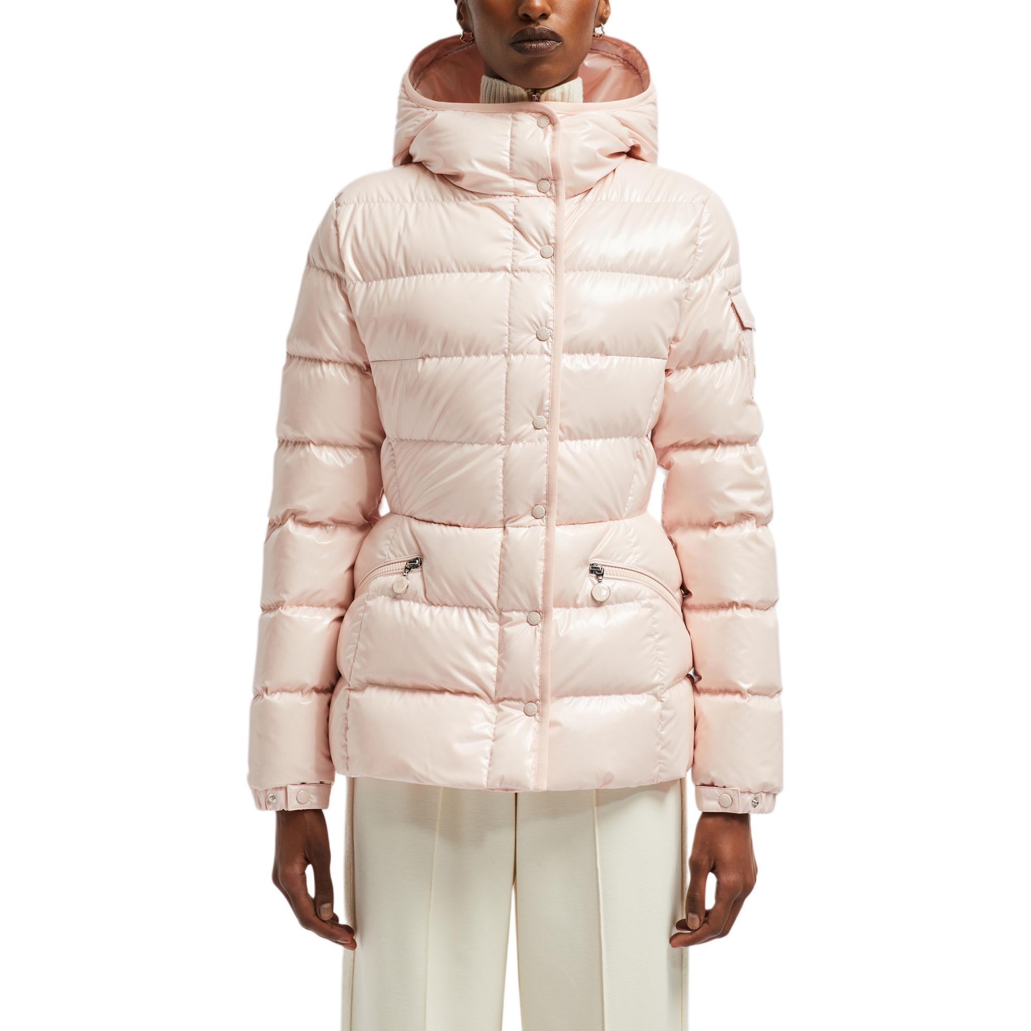 Lookbook (W) Moncler FW24 Barante 短版輕粉色羽絨外套. J20931A00017597EU519