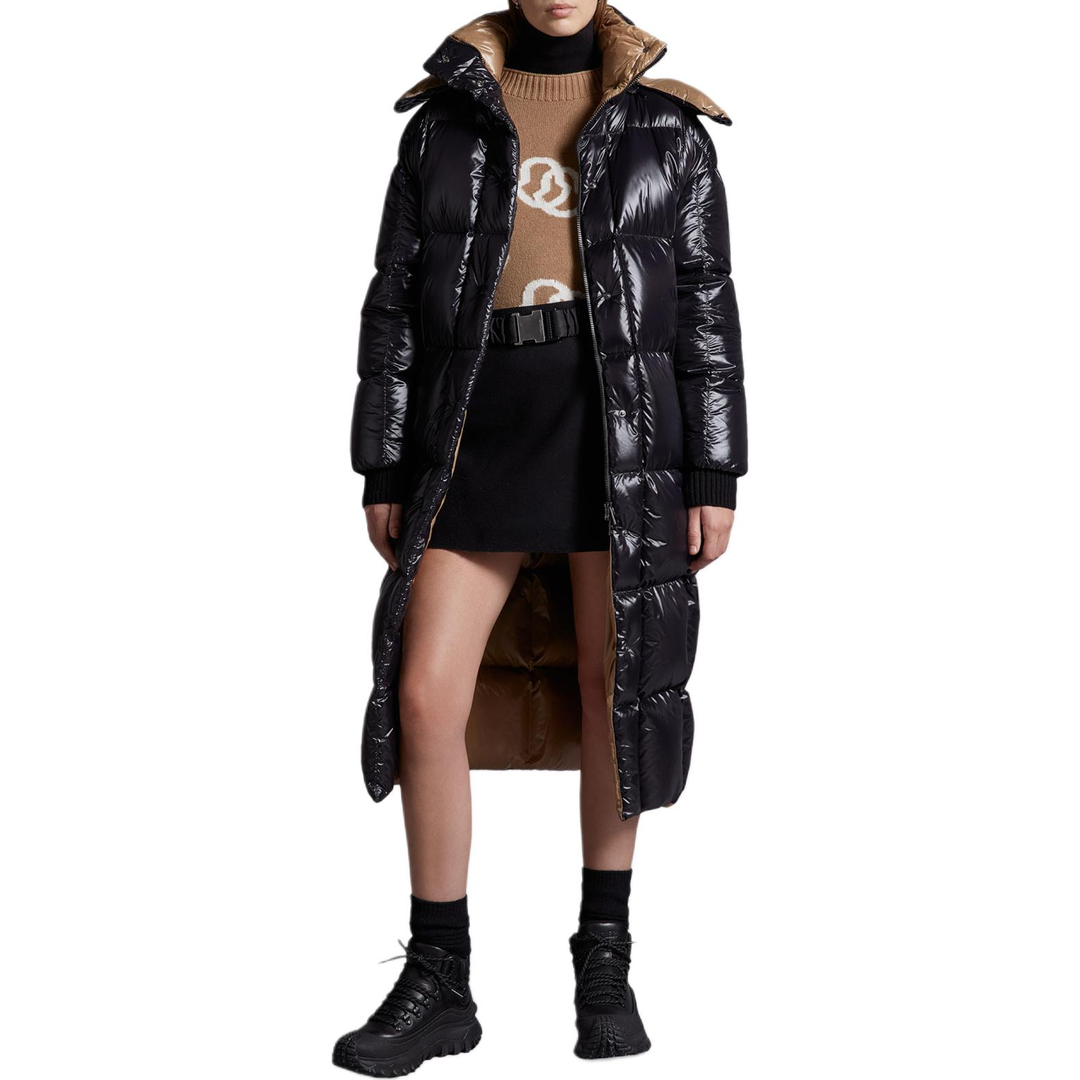 Lookbook (W) Moncler FW24 Parnaiba 女款黑色連帽長版羽絨外套 (可拆式帽)。 J20931C0005068950999